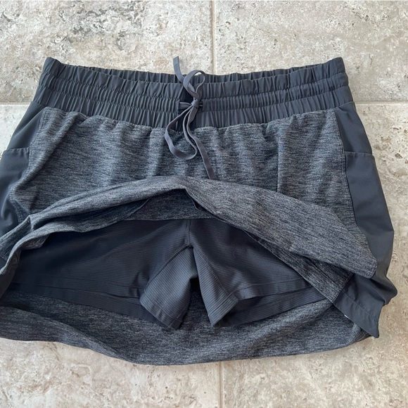Athleta Excursion Hybrid Skort in Gray Black Heather, Size L - Picture 7 of 11
